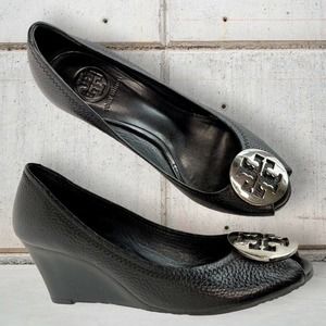 TORY BURCH 'Sally 2' Peep Toe Wedge Pump Black w/Silver Medallion Size 7.5M EUC
